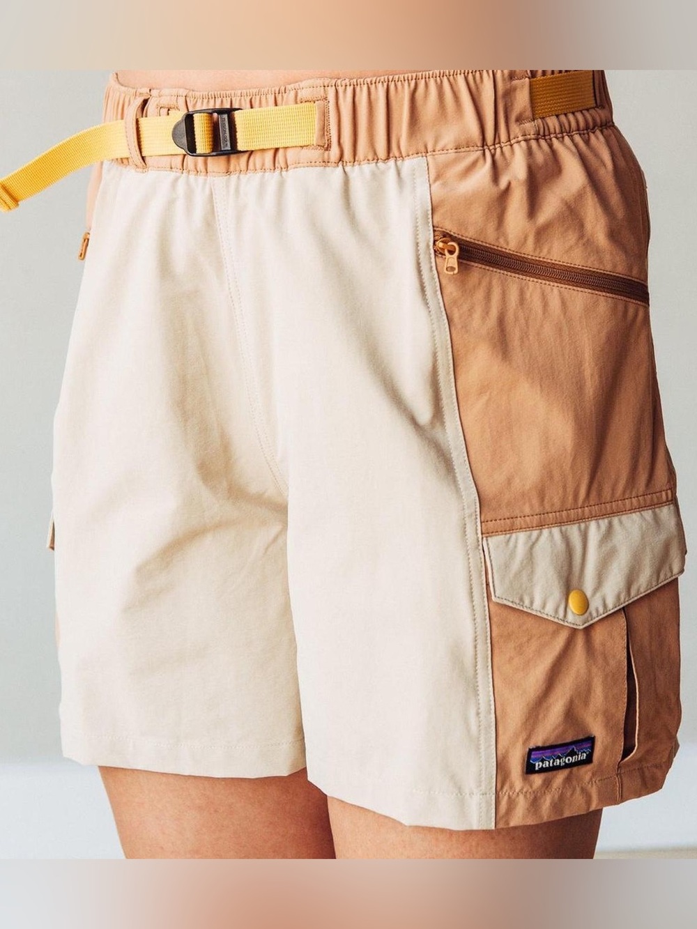Patagonia Outdoor Everyday Shorts - 4" Two-Tone Cargo Shorts in Cream and Tan